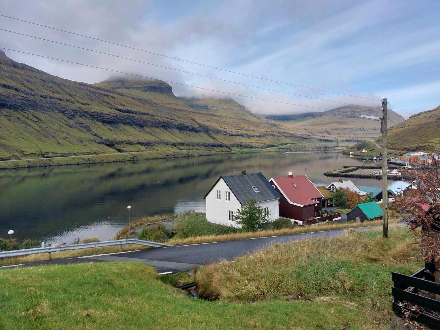 Fjord Guesthouse Funningsfjordur Exterior foto